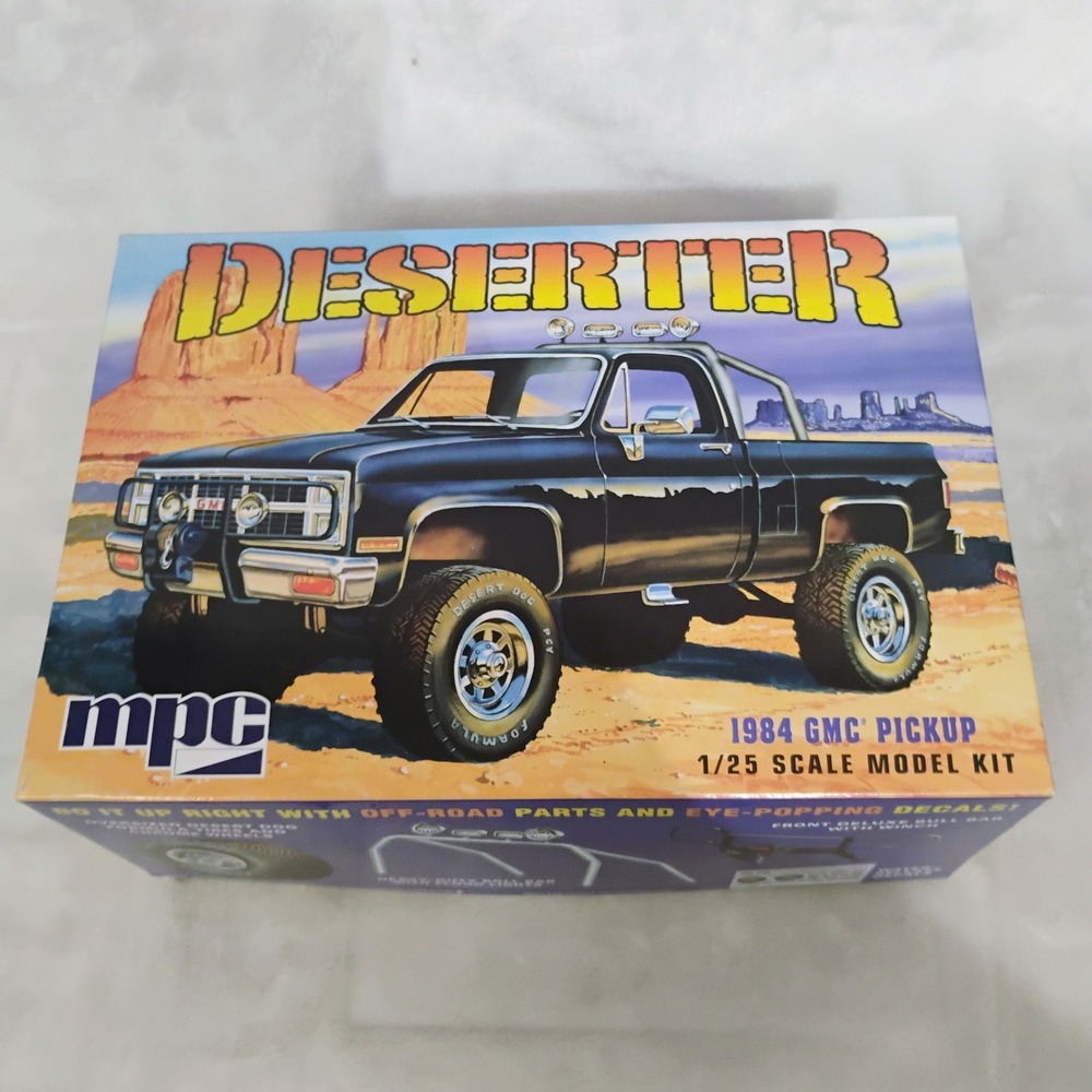 MPC Deserter 1984 GMC Pickup 1/25 Scale Model Kit MPC847/12 Off-Road Truck